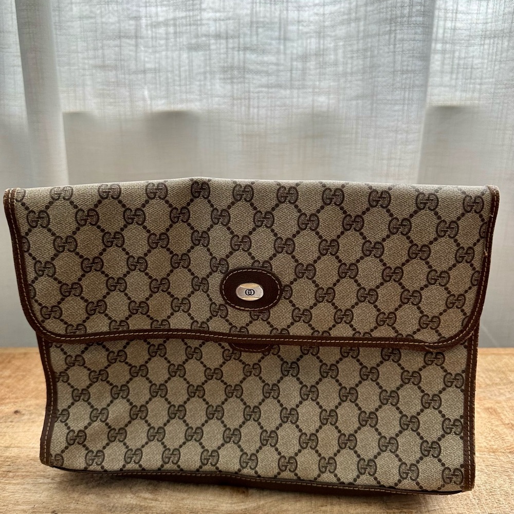 Vintage Gucci monogram clutch